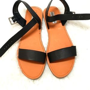 SOLD OUT!!!Steve Madden Sandals